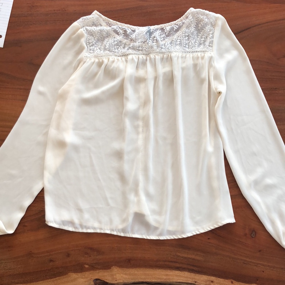Divided Ivory Lace Blouse - Picture 2 of 6